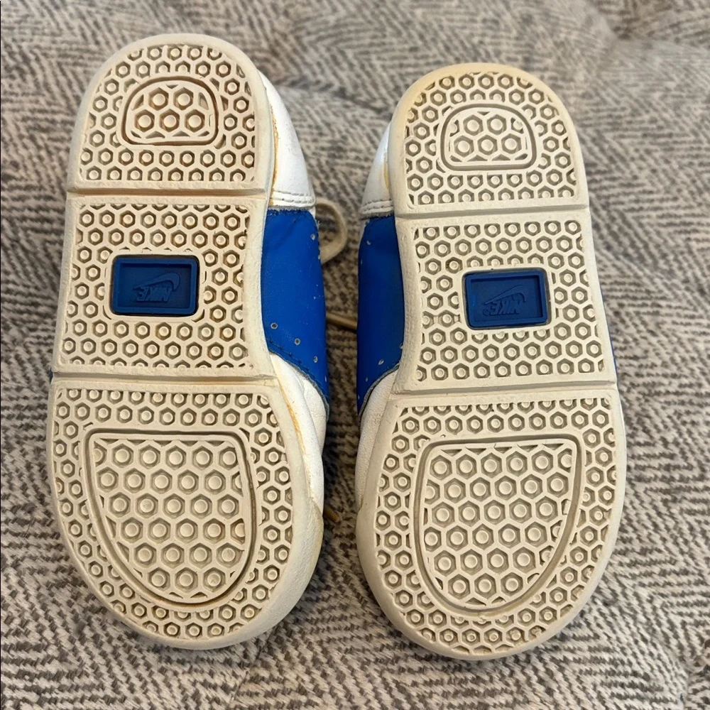 Vintage Nike toddler shoes size 5